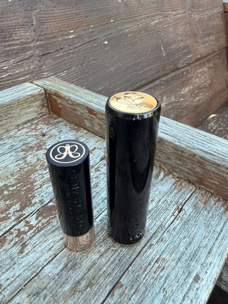 Dos barras de labios