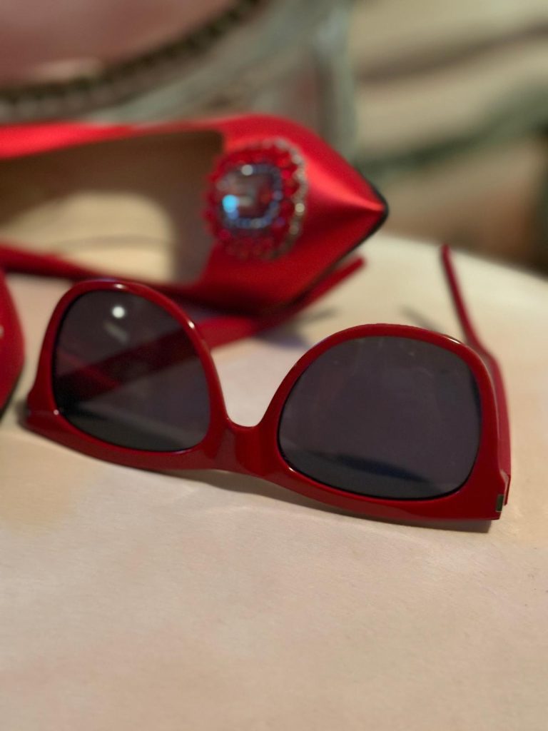 Gafas de sol FURLA rojas – Edición elegante